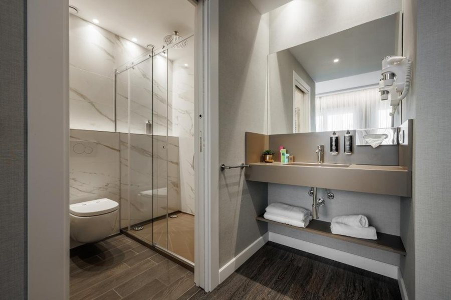 IH ApartHotel Milano Argonne Park — Bathroom