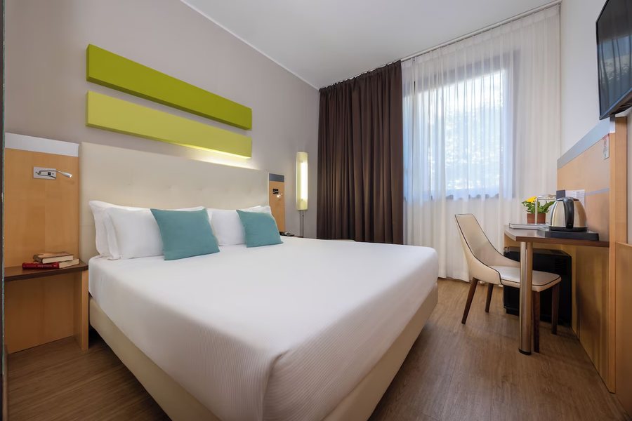 IH Hotels Milano Gioia — Guest room