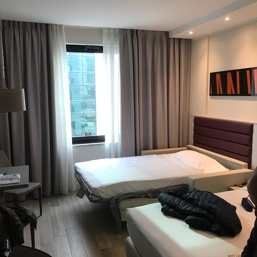 IH Hotels Milano Lorenteggio — Guest room