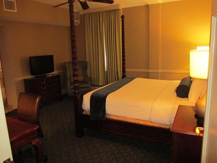 IHG Army Hotels Wainwright Hall Historia — Guest room