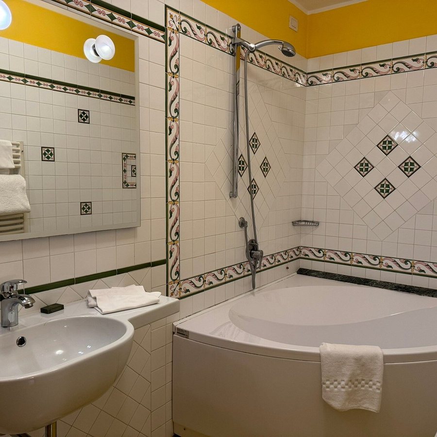 II Guelfo Bianco — Bathroom