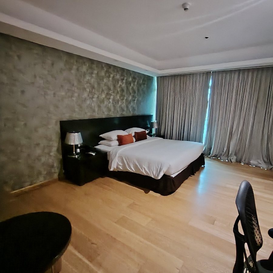 IIDL Suites New Delhi — Guest room