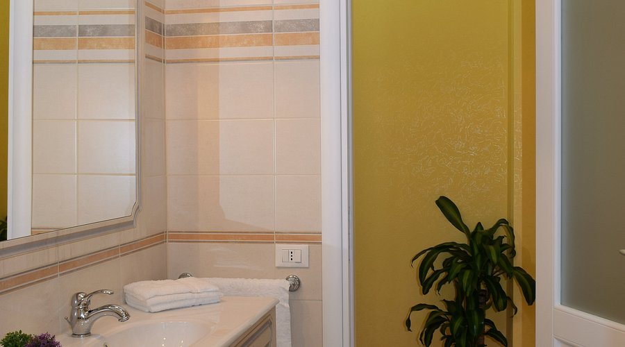 Il Giardino di Ballaro — Bathroom
