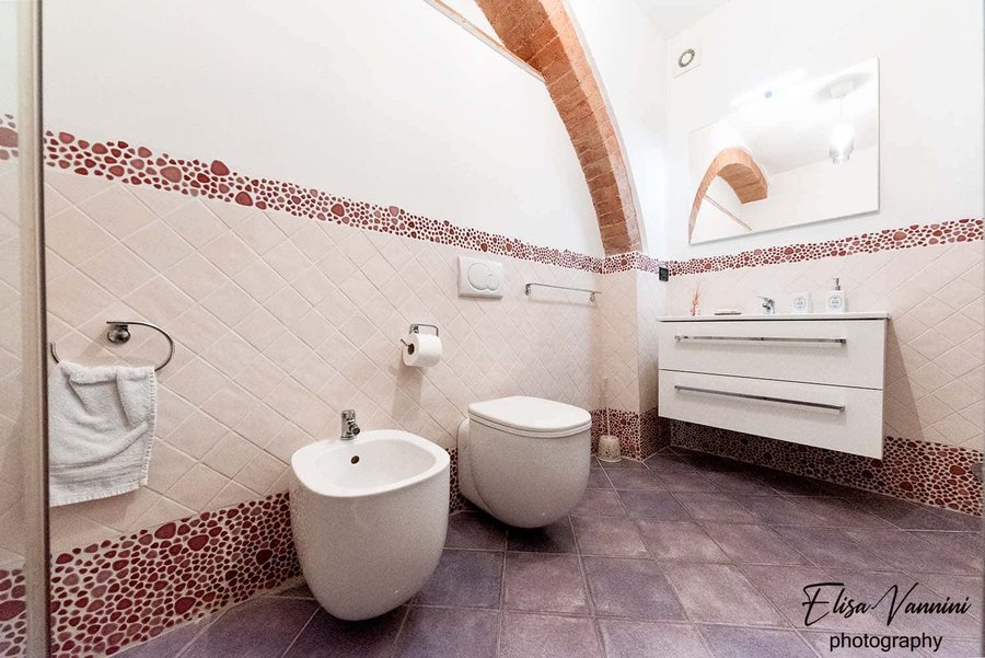 Il Nido d Amore Lorenzana Colombaie — Bathroom