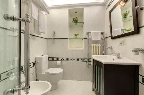 Il Salotto di Firenze — Bathroom