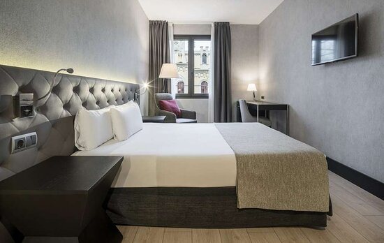 ILUNION Bel Art Barcelona Catalonia — Guest room