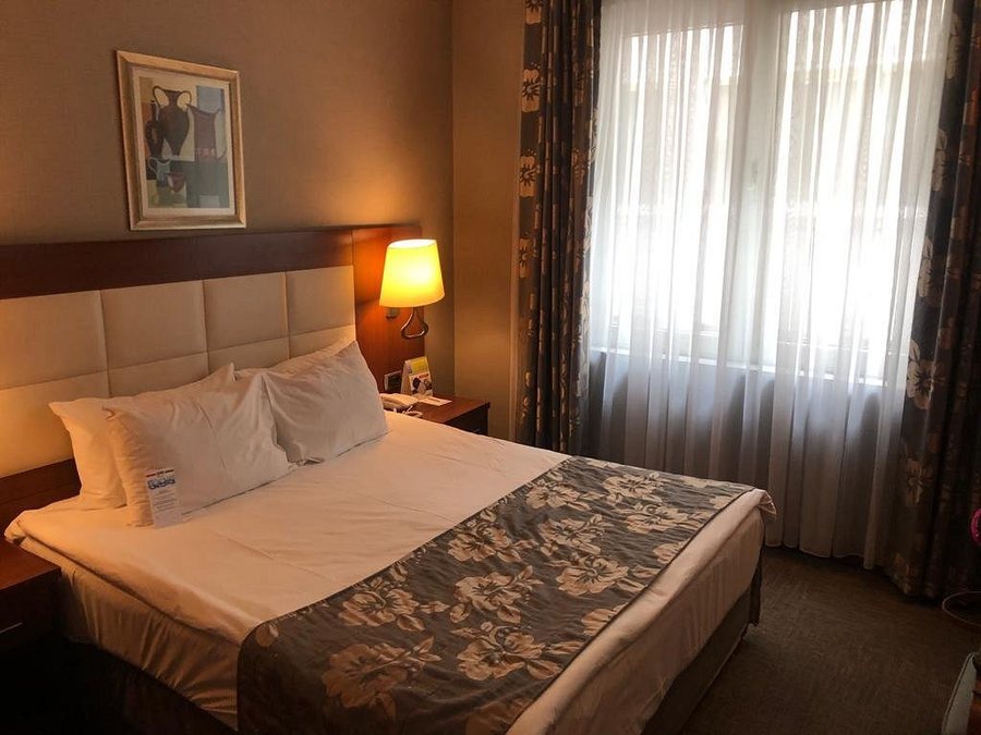 Impera Hotel Istanbul — Guest room