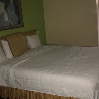 Imperial Inn — Guest room