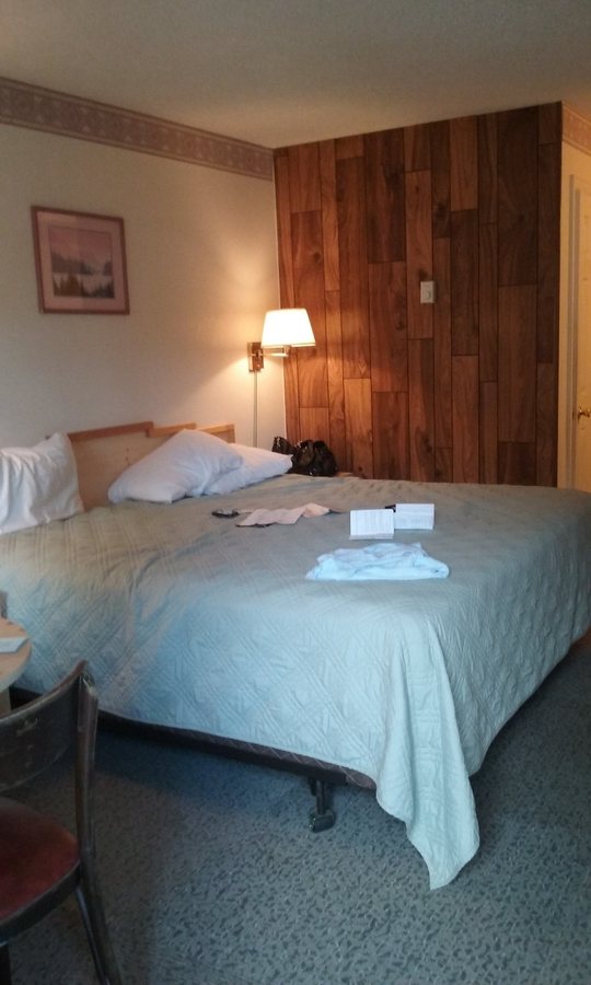 Indian Hot Springs — Guest room