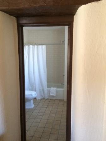 Indian Lodge — Bathroom