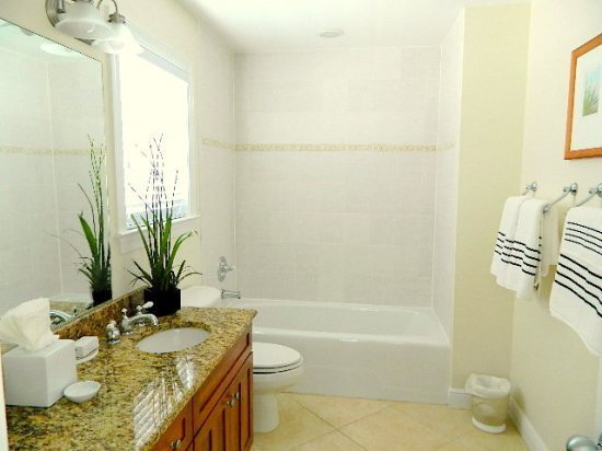 Indigo Reef Resort by KeysCaribbean — Bathroom