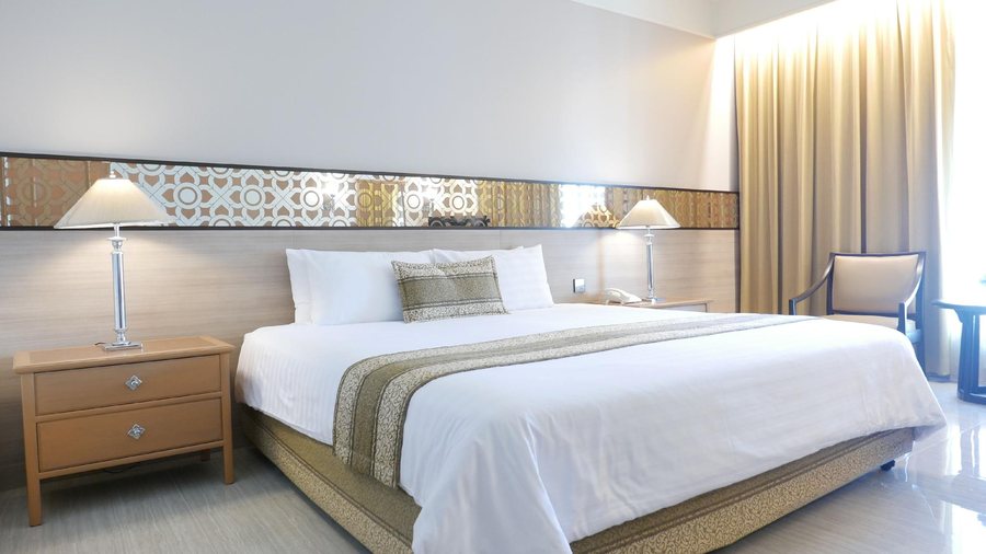 Indra Regent Hotel — Guest room