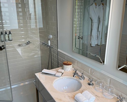 Infante Sagres Porto — Bathroom