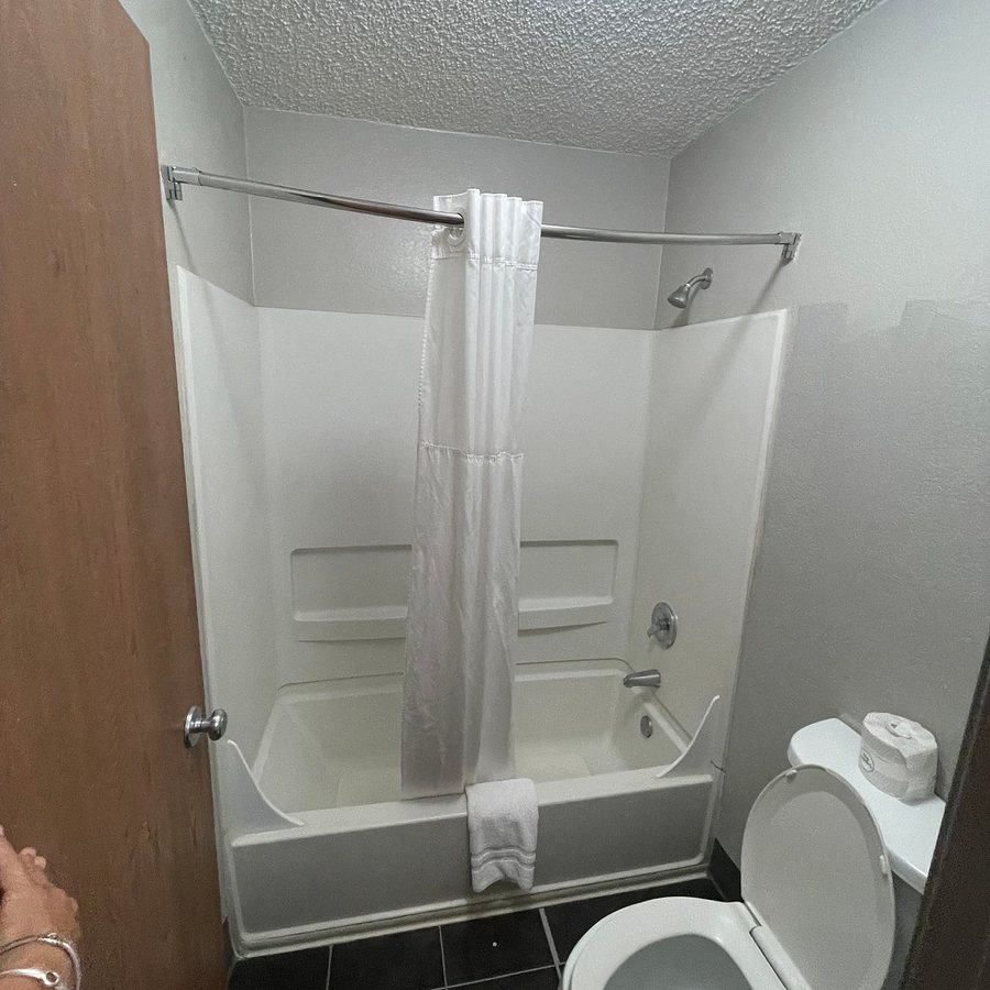 Infusion Beach Club — Bathroom