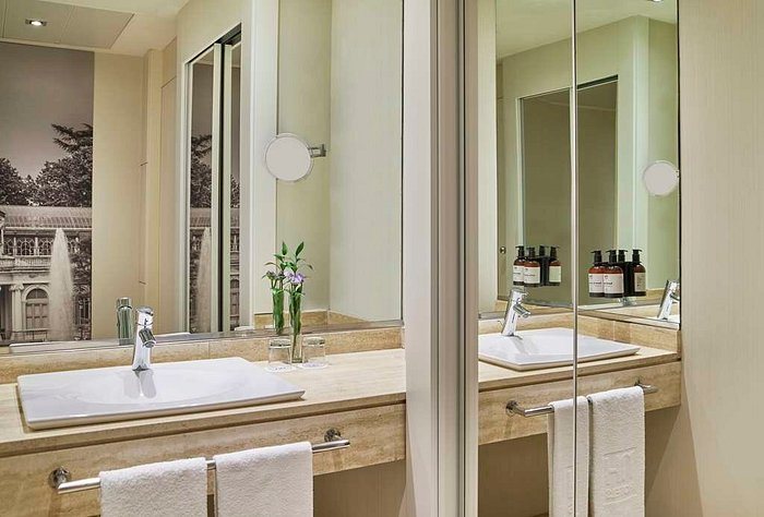 Inhala Hotel Garden — Bathroom