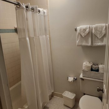 Inlet Inn — Bathroom