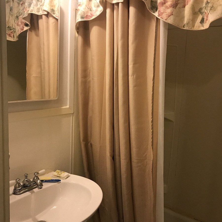 Inman Park Bed and Breakfast — Bathroom