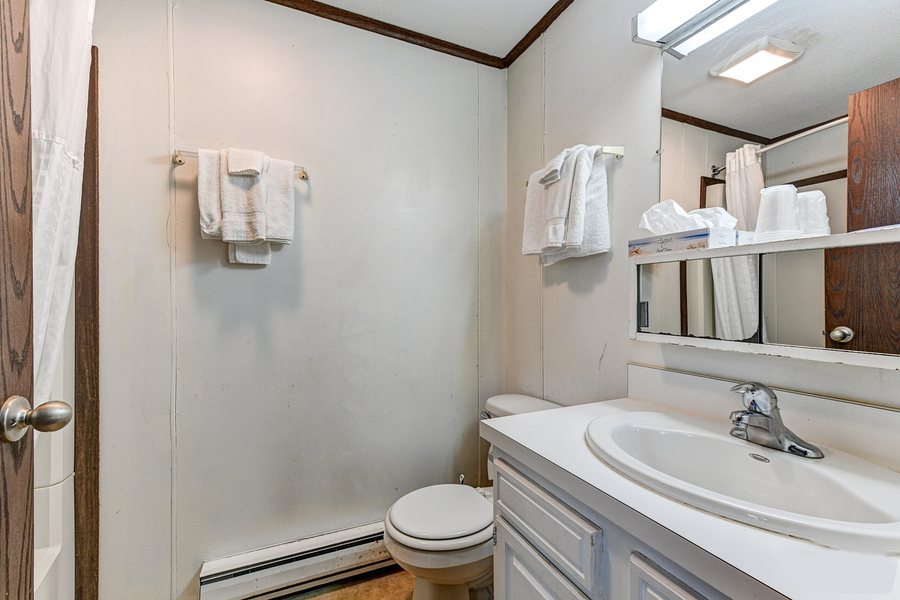 Inn at Canal Square — Bathroom