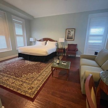 Inn At Carnall Hall — Guest room