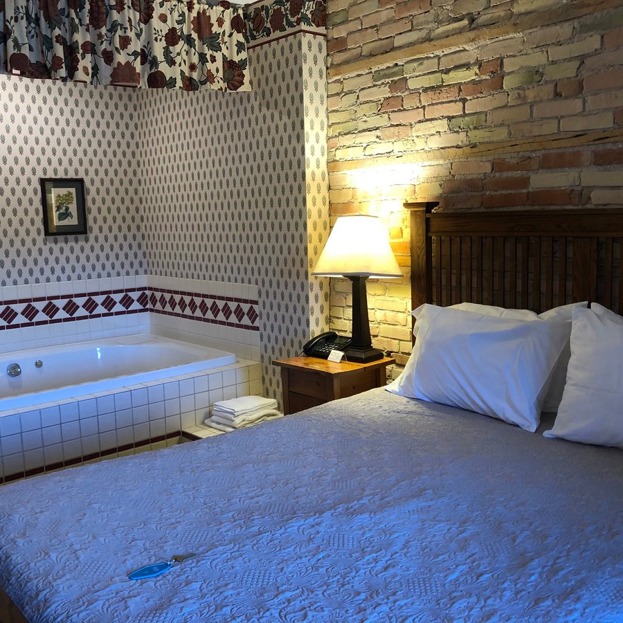 Inn at Cedar Crossing — Guest room