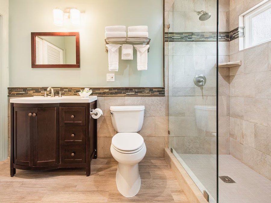 Inn At East Beach — Bathroom