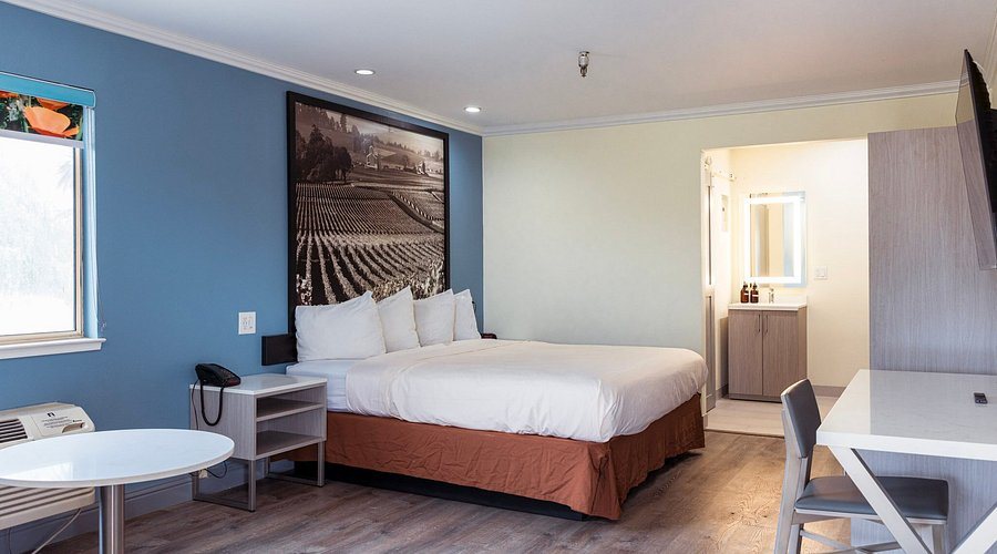 INN at King City — Guest room