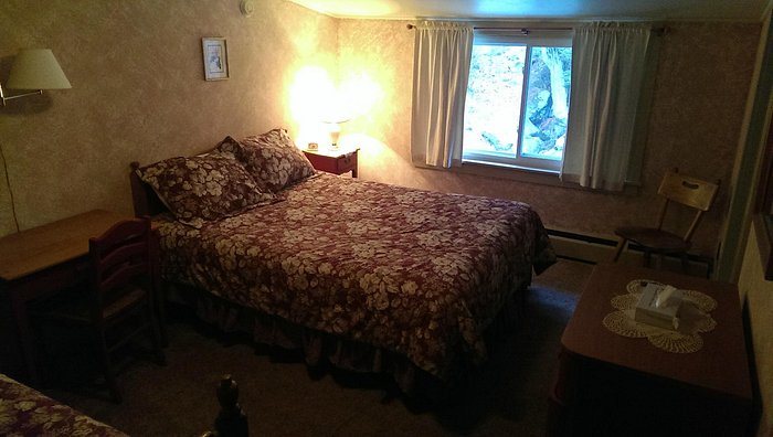 Inn at Long Trail — Guest room