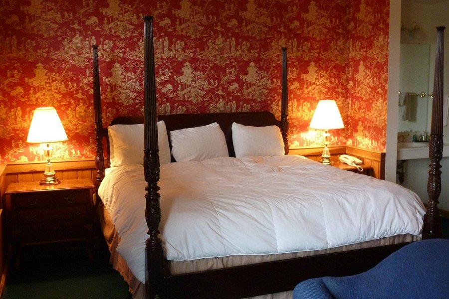 Inn at Mountain View Farm — Guest room