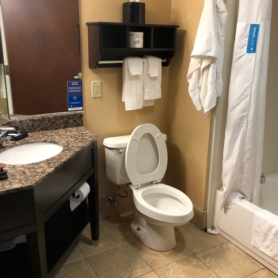 Inn at Soho Square — Bathroom