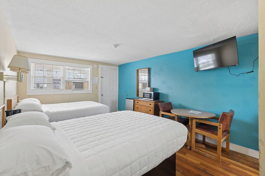 Inn at Soho Square — Guest room