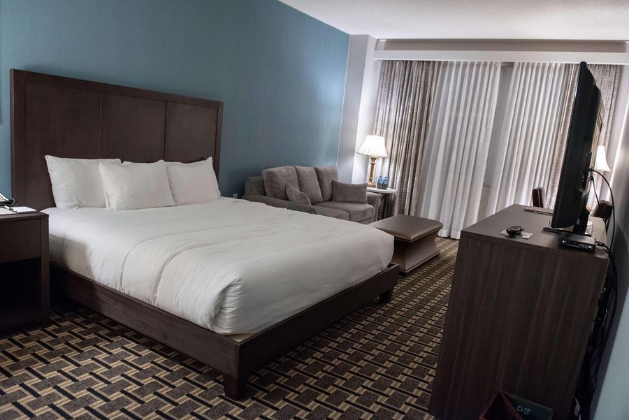 Inn At The Colonnade Baltimore A Doubletree By Hilton Hotel — Guest room