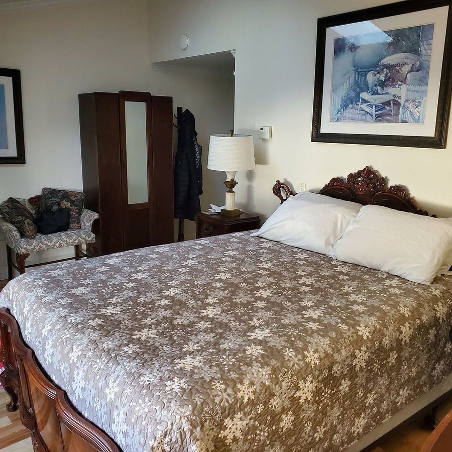Inn at the Park B B — Guest room