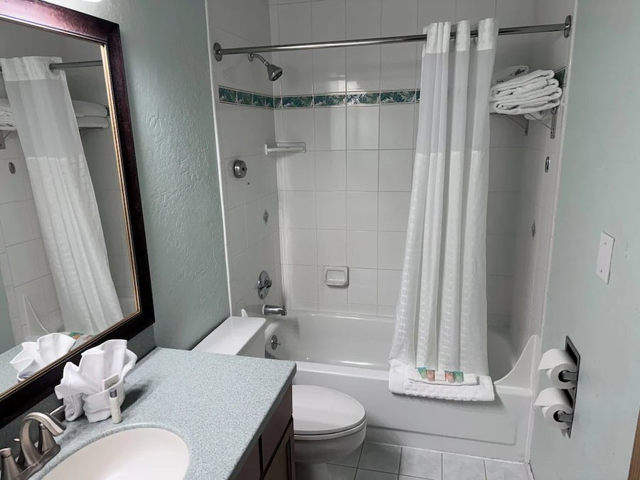 Inn At The Prom — Bathroom