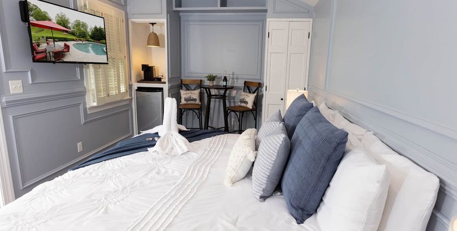 Inn At Whitewing Farm — Guest room