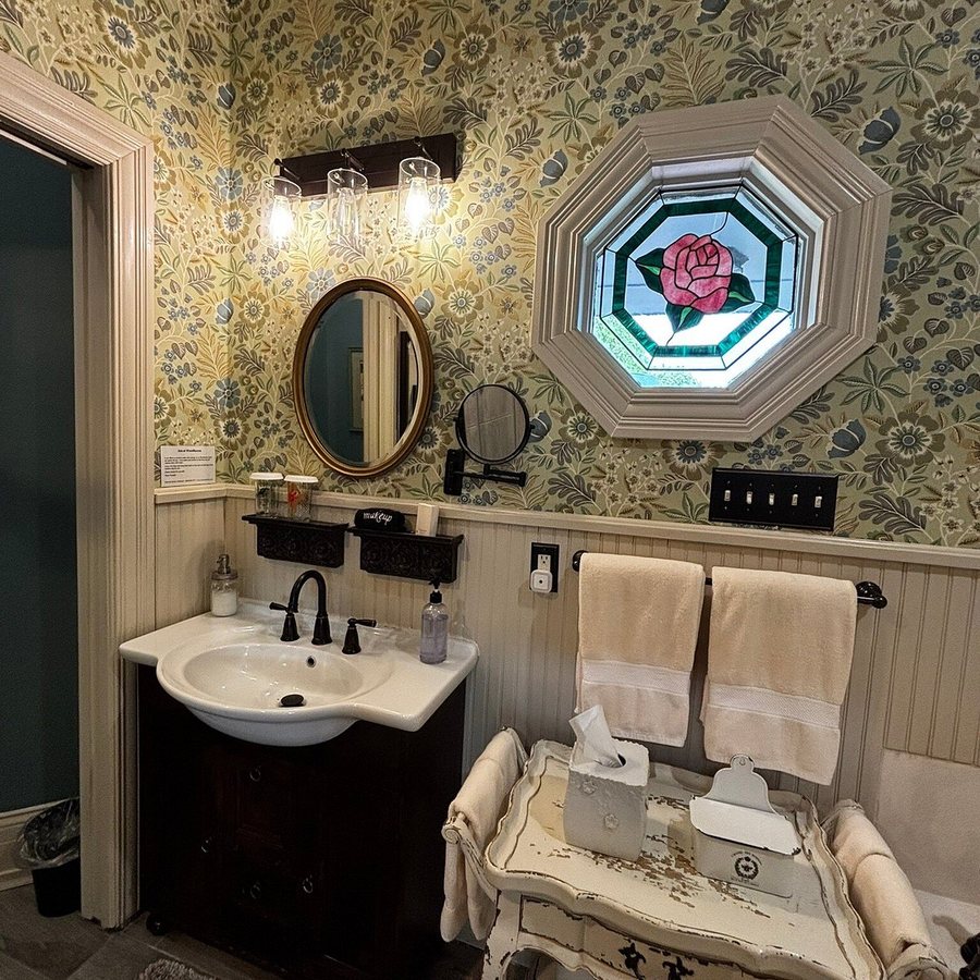 Inn at Woodhaven — Bathroom