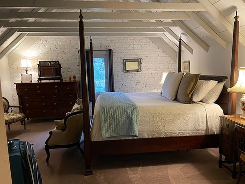 Inn at Woodhaven — Guest room