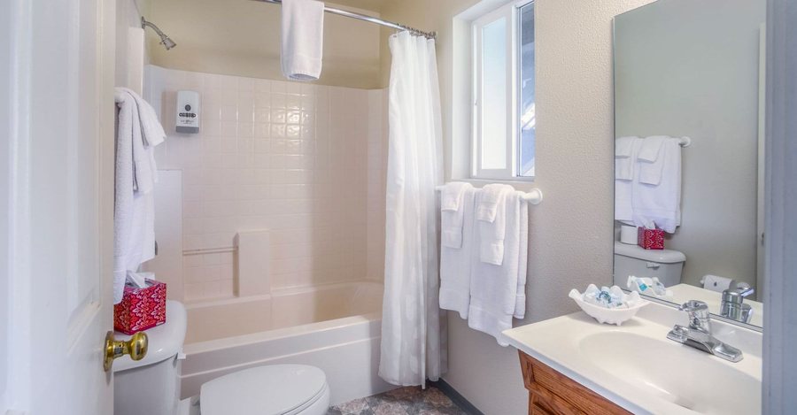 Inn Of The Lost Coast — Bathroom