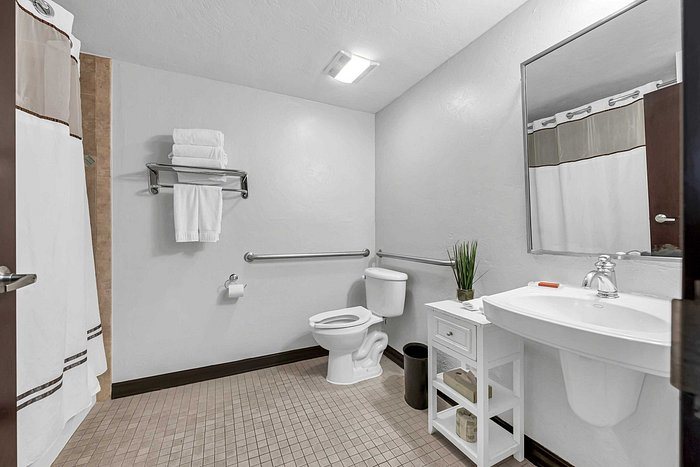 Inn On Fifth — Bathroom