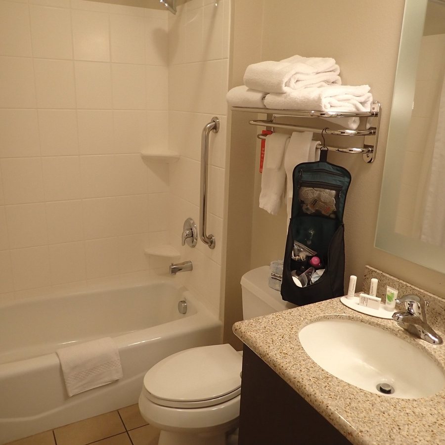 Inn On Folsom — Bathroom