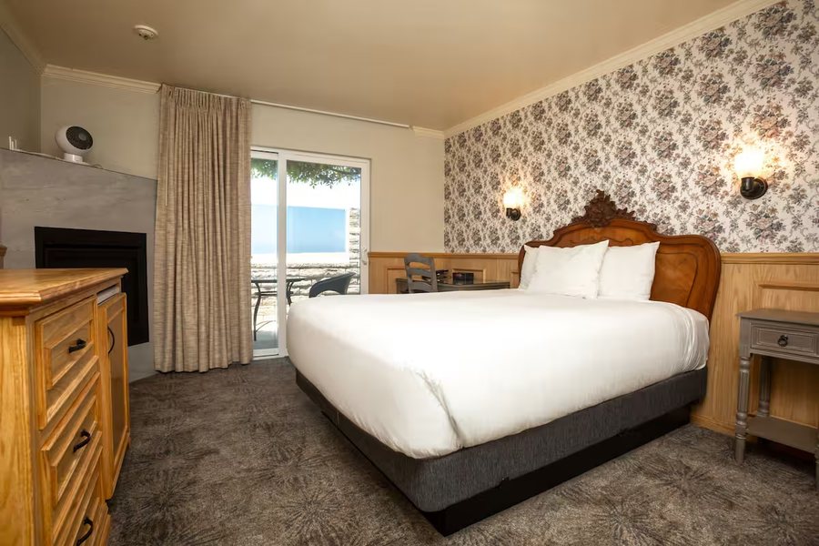 Inn on the Beach — Guest room