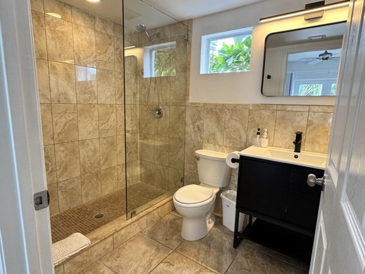 Inn On The Drive — Bathroom