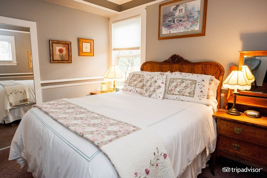 Inn St Helena — Guest room