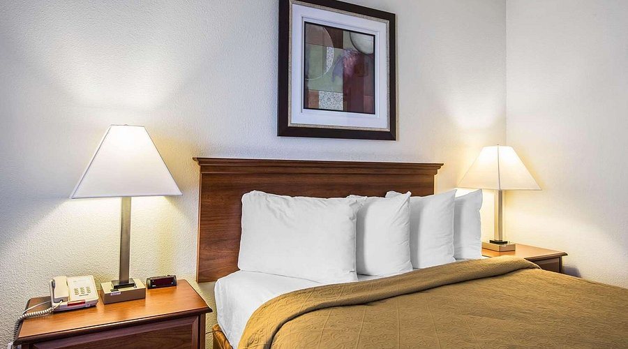 Inn Suites Madison GA — Guest room