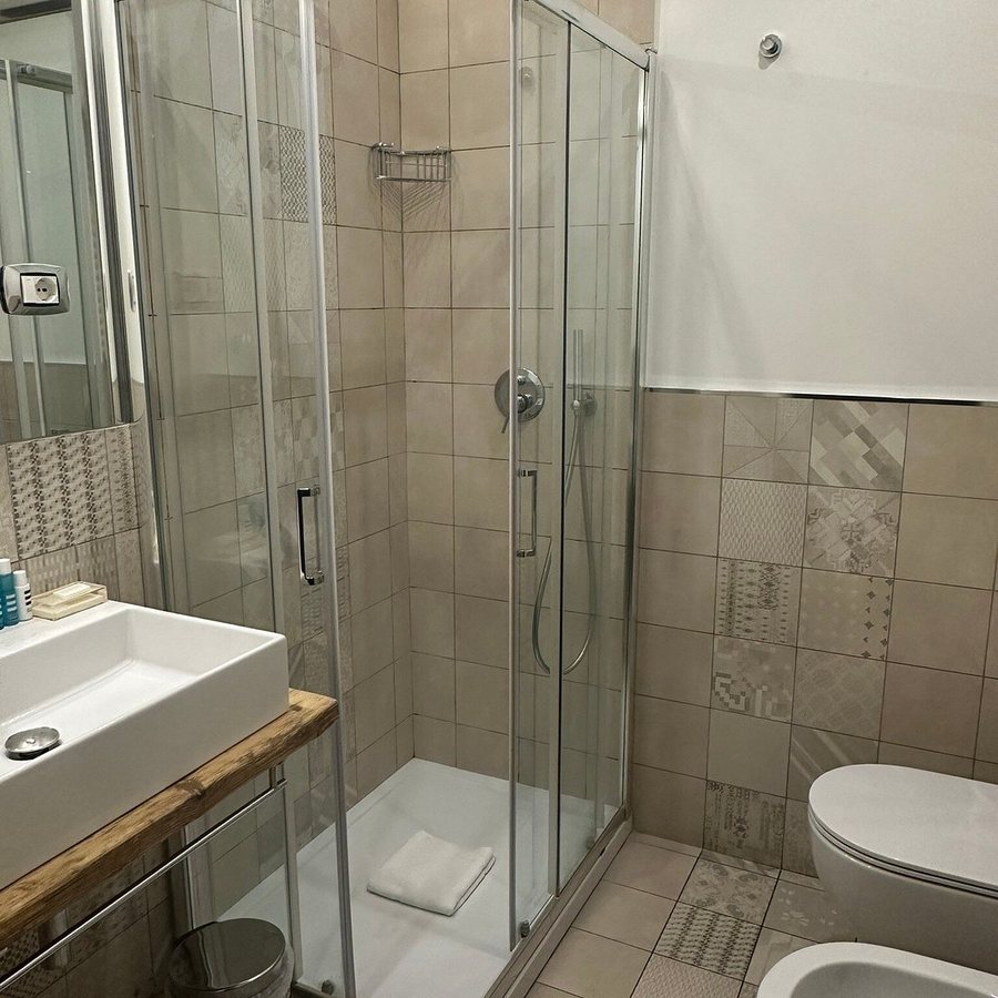 Inn Urbe Colosseo B b — Bathroom