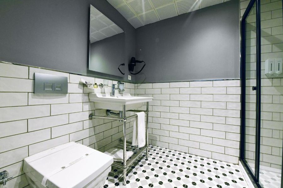 Inncity Hotel Nisantasi Istanbul — Bathroom