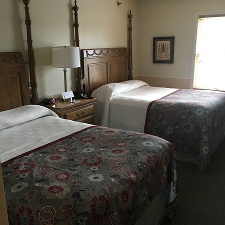 InnSeason Resort The Falls at Ogunquit — Guest room
