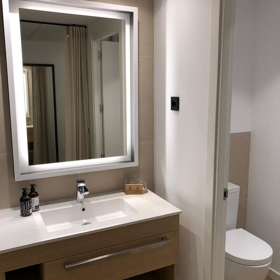 Innside By Melia Madrid Valdebebas — Bathroom