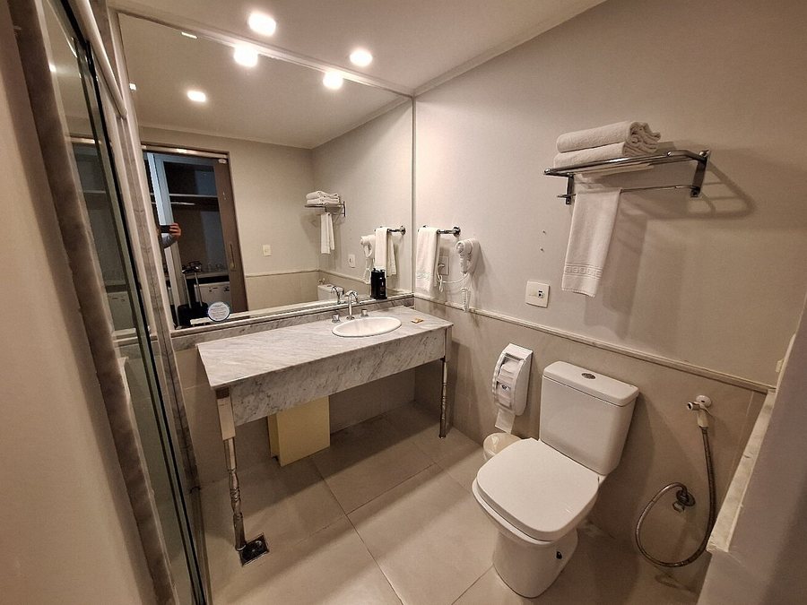 Intercity Berrini — Bathroom
