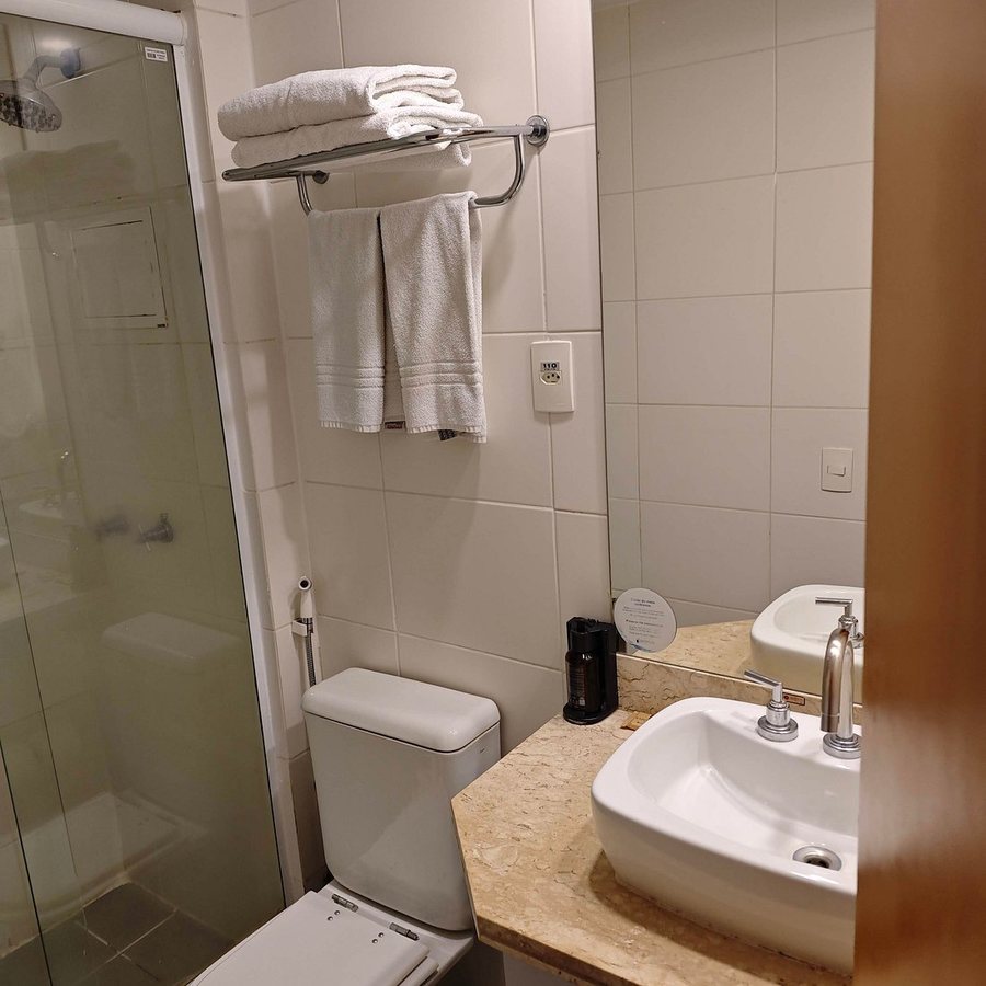 Intercity Ibirapuera — Bathroom