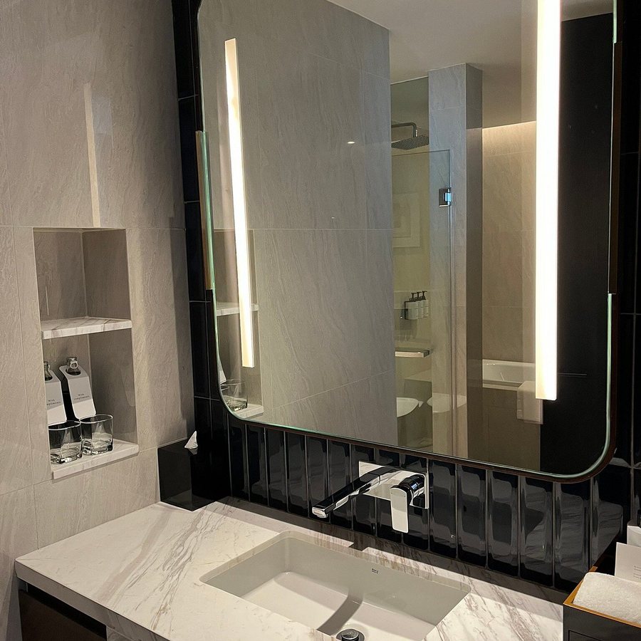 Intercontinental Bangkok Sukhumvit By IHG Bangkok — Bathroom